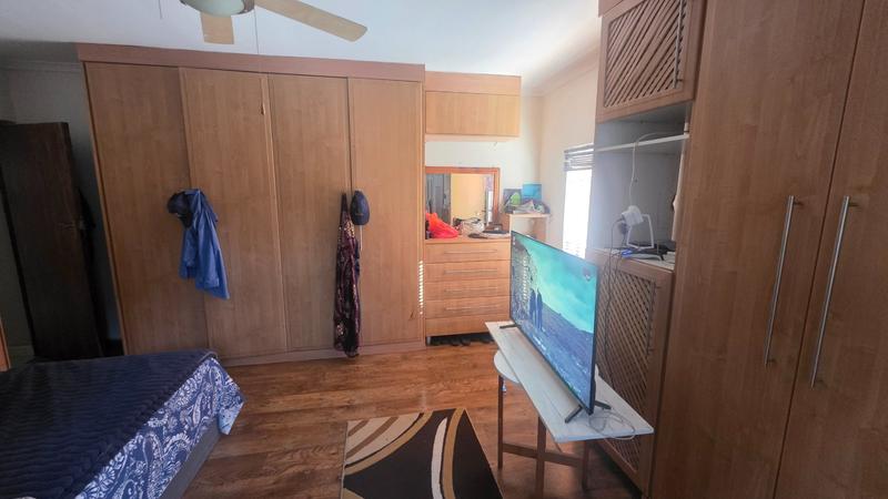 5 Bedroom Property for Sale in Kensington Western Cape